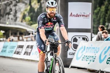 Christian Plesca on the road bike at the Alpenbrevet in Andermatt.